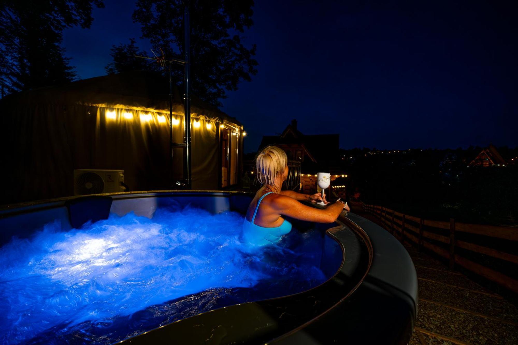 Jurta Na Wypasie - Luksusowy Namiot Z Widokiem Na Gory - Jacuzzi, Sauna, Split Ac, Private, Star View Zakopane Luaran gambar